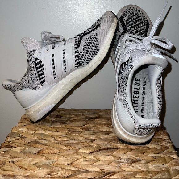 Adidas Ultraboosts - Picture 2 of 5